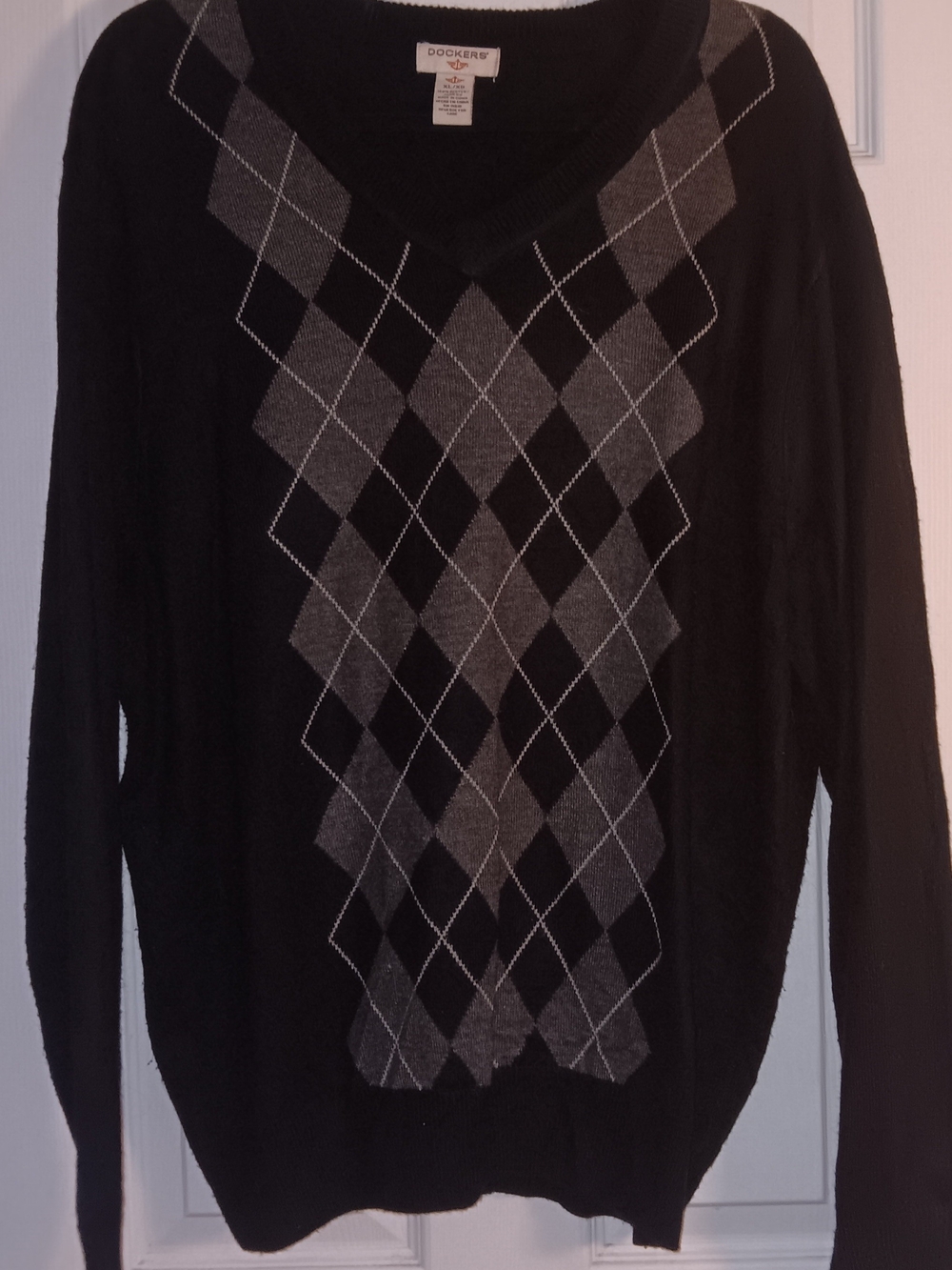 Dockers Women's Black V-Neck Argyle Sweater